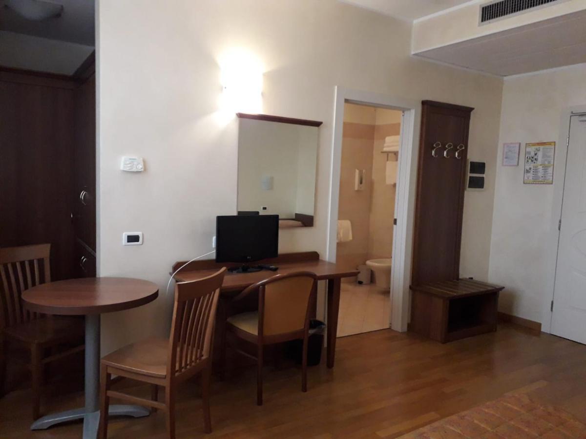 Albergo Ristorante Campanile Azzurro Villafranca Padovana ภายนอก รูปภาพ